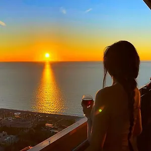 شقة فندقية Orbi Black Sea View, باتومي